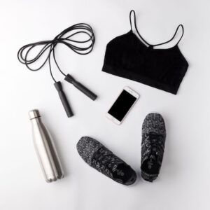 Read more about the article What To Bring To The Gym – Gym Bag Essentials for Beginners
