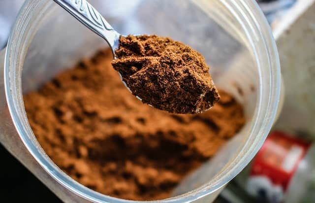 You are currently viewing 7 Best Protein Powders With Caffeine 2023